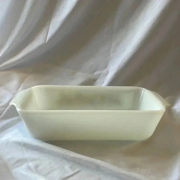 Vintage Anchor Hocking Fire King Vegetable Baking Dish - Picture 2 of 4